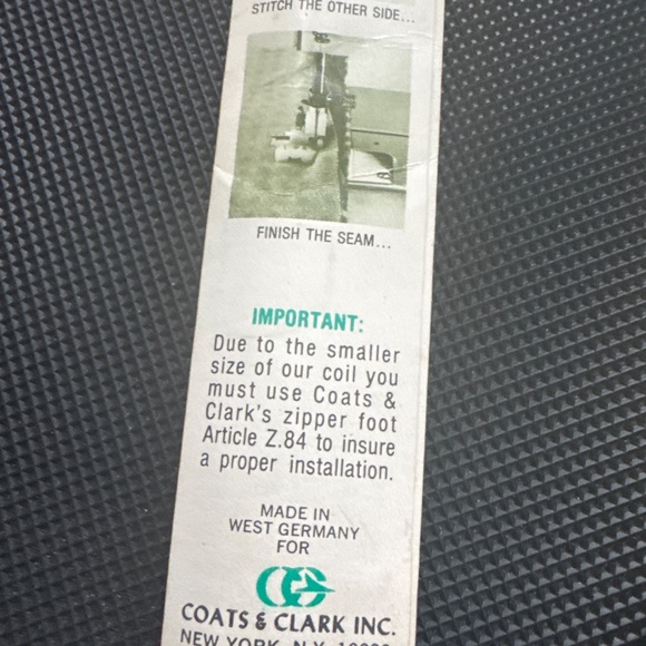 Vintage zippers new in boxes - Picture 6 of 10